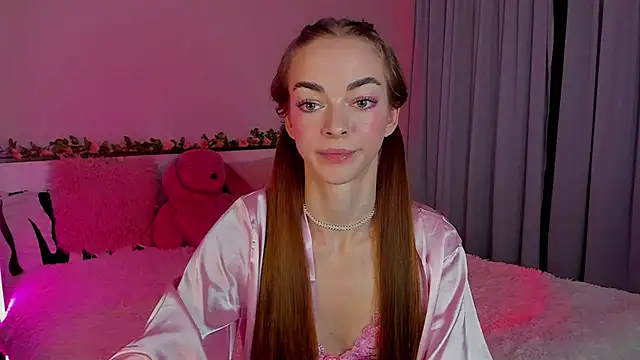 Undertheskin online show from December 2024 02:41:02 PM