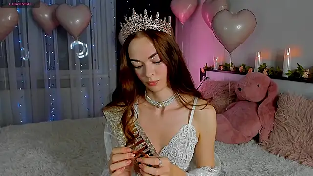 Undertheskin online show from February 2025 07:16:02 PM