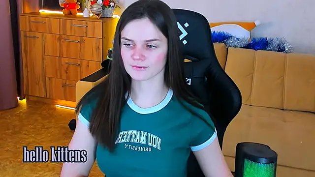 Snapshot of Lora_Cain chatting on December 2024 03:47:02 PM Lora Cain online show from December 2024 03:47:02 PM