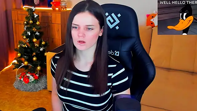 Snapshot of Lora_Cain chatting on December 2024 05:10:02 PM Lora Cain online show from December 2024 05:10:02 PM