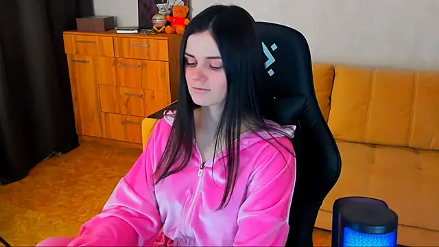 Snapshot of Lora_Cain chatting on January 2025 05:44:01 PM Lora Cain online show from January 2025 05:44:01 PM