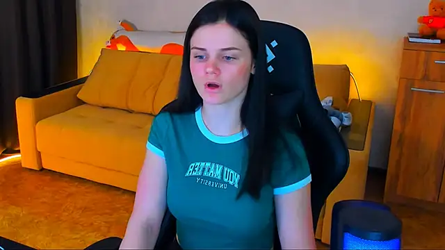 Snapshot of Lora_Cain chatting on January 2025 01:45:01 AM Lora Cain online show from January 2025 01:45:01 AM