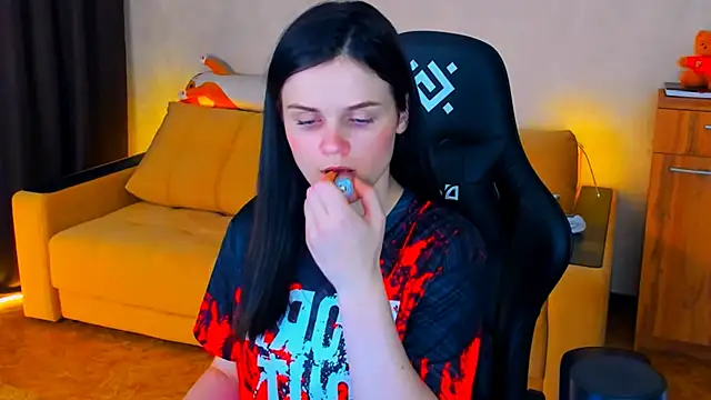 Snapshot of Lora_Cain chatting on January 2025 06:12:01 AM Lora Cain online show from January 2025 06:12:01 AM