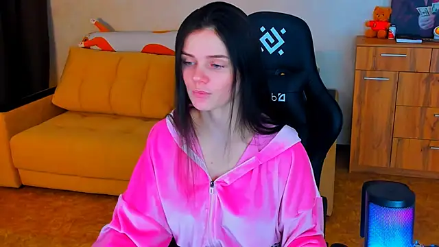 Snapshot of Lora_Cain chatting on January 2025 04:10:01 PM Lora Cain online show from January 2025 04:10:01 PM