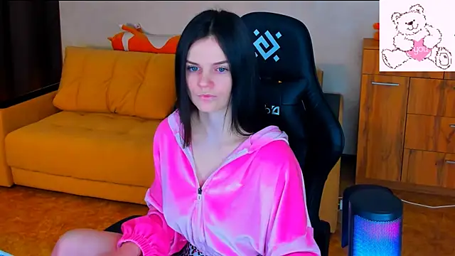 Snapshot of Lora_Cain chatting on January 2025 05:26:02 AM Lora Cain online show from January 2025 05:26:02 AM