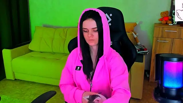 Snapshot of Lora_Cain chatting on January 2025 06:21:01 PM Lora Cain online show from January 2025 06:21:01 PM