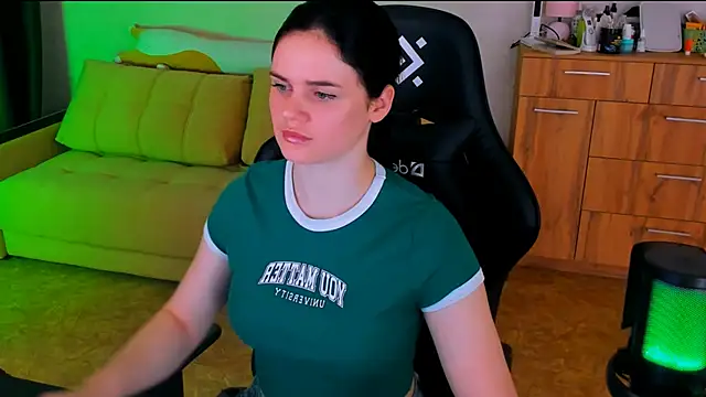 Snapshot of Lora_Cain chatting on March 2025 03:09:02 PM Lora Cain online show from March 2025 03:09:02 PM