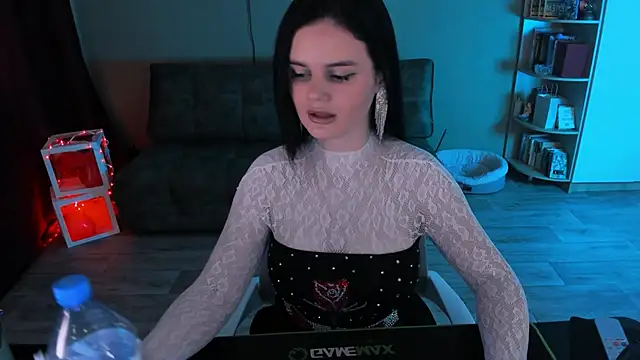 Lora Cain online show from February 2026 10:24:01 AM