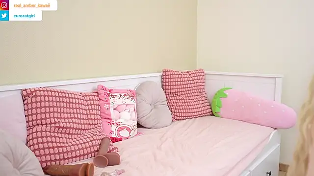 Snapshot of Amber_Kawaii chatting on February 2026 05:20:01 PM Amber Kawaii online show from February 2026 05:20:01 PM