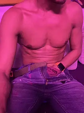 Snapshot of thesummerboy chatting on December 2024 09:24:02 PM thesummerboy online show from December 2024 09:24:02 PM