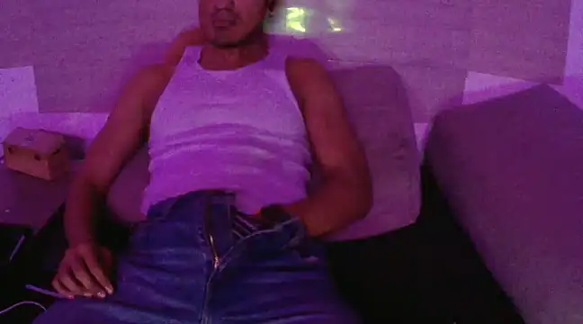 Snapshot of thesummerboy chatting on January 2025 11:42:02 AM thesummerboy online show from January 2025 11:42:02 AM