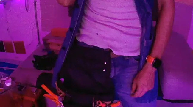 Snapshot of thesummerboy chatting on January 2025 02:28:02 AM thesummerboy online show from January 2025 02:28:02 AM