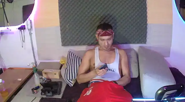 Snapshot of thesummerboy chatting on January 2025 08:31:02 AM thesummerboy online show from January 2025 08:31:02 AM