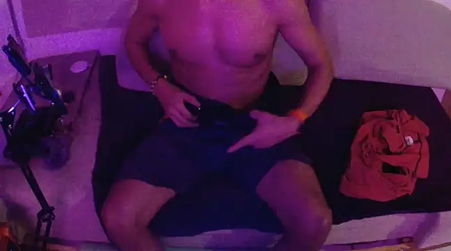 Snapshot of thesummerboy chatting on January 2025 05:19:02 AM thesummerboy online show from January 2025 05:19:02 AM