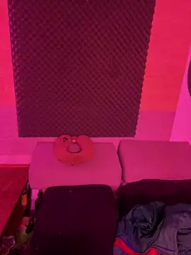 Snapshot of thesummerboy chatting on March 2025 10:38:01 AM thesummerboy online show from March 2025 10:38:01 AM