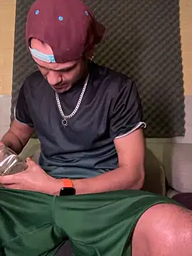 Snapshot of thesummerboy chatting on March 2025 07:33:02 AM thesummerboy online show from March 2025 07:33:02 AM