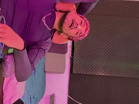 Snapshot of thesummerboy chatting on October 2025 12:45:02 PM thesummerboy online show from October 2025 12:45:02 PM