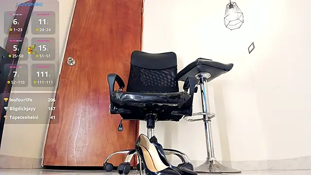 Snapshot of aitana-purple chatting on March 2025 03:45:01 AM aitana-purple online show from March 2025 03:45:01 AM