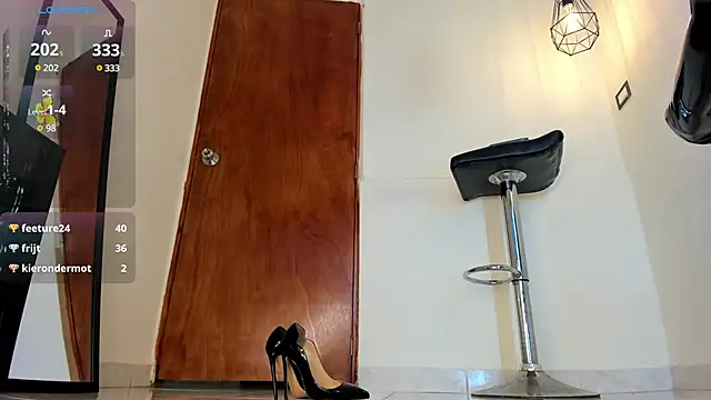 Snapshot of aitana-purple chatting on March 2025 02:50:01 AM aitana-purple online show from March 2025 02:50:01 AM