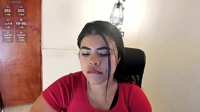 Snapshot of aitana-purple chatting on October 2025 10:51:02 PM aitana-purple online show from October 2025 10:51:02 PM