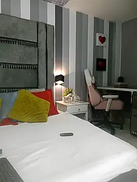 Snapshot of Julianewell chatting on November 2025 12:38:02 PM Julianewell online show from November 2025 12:38:02 PM