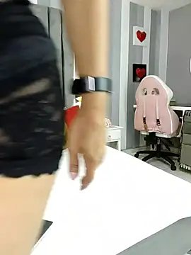 Snapshot of Julianewell chatting on November 2025 12:34:01 PM Julianewell online show from November 2025 12:34:01 PM