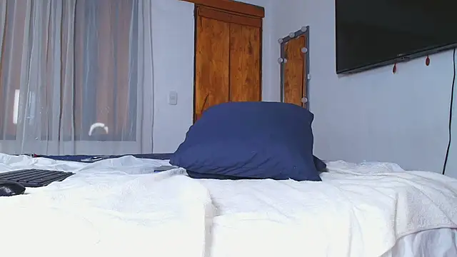 Isa bonnet online show from December 2025 12:18:01 AM