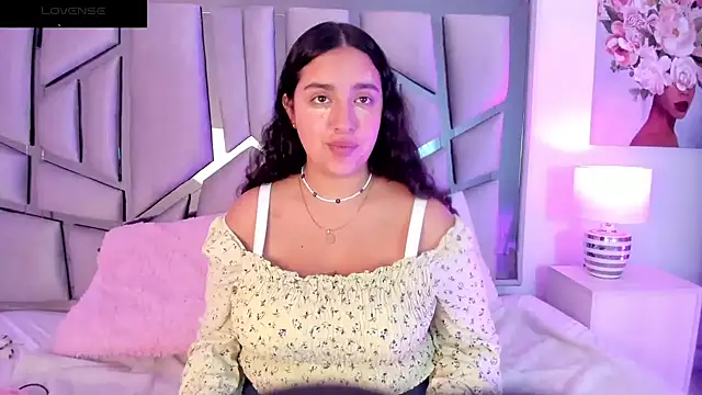 Snapshot of paulette_dupont chatting on January 2025 03:30:02 AM paulette dupont online show from January 2025 03:30:02 AM