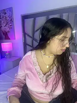 Snapshot of paulette_dupont chatting on February 2025 03:50:01 AM paulette dupont online show from February 2025 03:50:01 AM