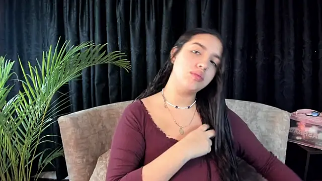 Snapshot of paulette_dupont chatting on March 2025 01:00:02 AM paulette dupont online show from March 2025 01:00:02 AM