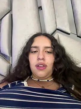 Snapshot of paulette_dupont chatting on March 2025 03:24:01 AM paulette dupont online show from March 2025 03:24:01 AM