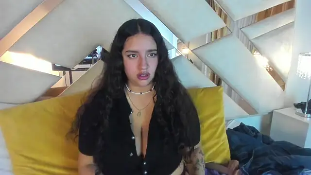 Snapshot of paulette_dupont chatting on March 2025 06:12:02 AM paulette dupont online show from March 2025 06:12:02 AM