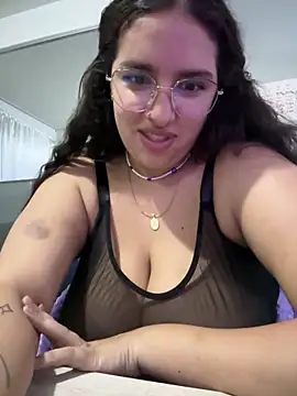 Snapshot of paulette_dupont chatting on March 2025 07:47:02 AM paulette dupont online show from March 2025 07:47:02 AM