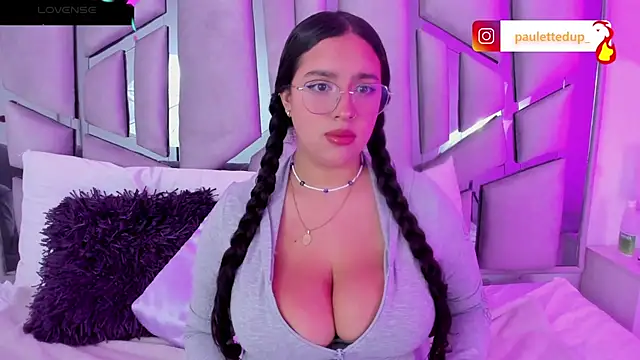 Snapshot of paulette_dupont chatting on March 2025 02:05:02 AM paulette dupont online show from March 2025 02:05:02 AM