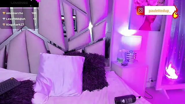 Snapshot of paulette_dupont chatting on March 2025 04:05:02 AM paulette dupont online show from March 2025 04:05:02 AM