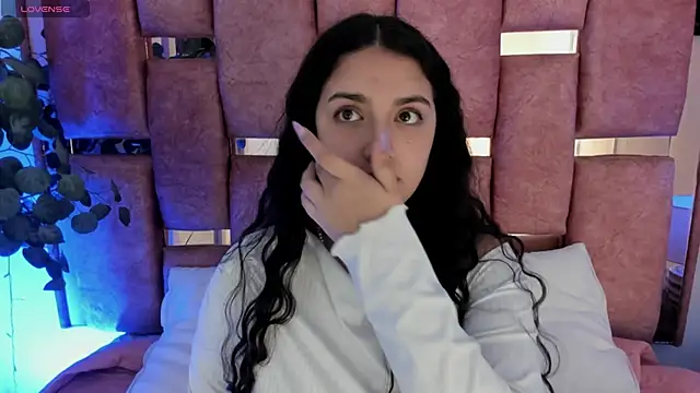 Snapshot of paulette_dupont chatting on September 2025 03:54:01 AM paulette dupont online show from September 2025 03:54:01 AM