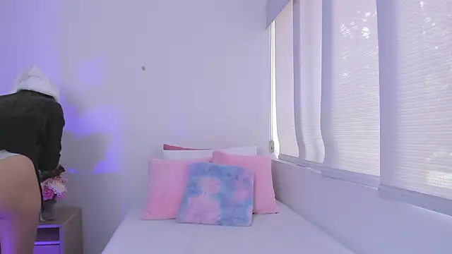 Snapshot of Brisa_blue chatting on December 2024 04:04:01 PM Brisa blue online show from December 2024 04:04:01 PM