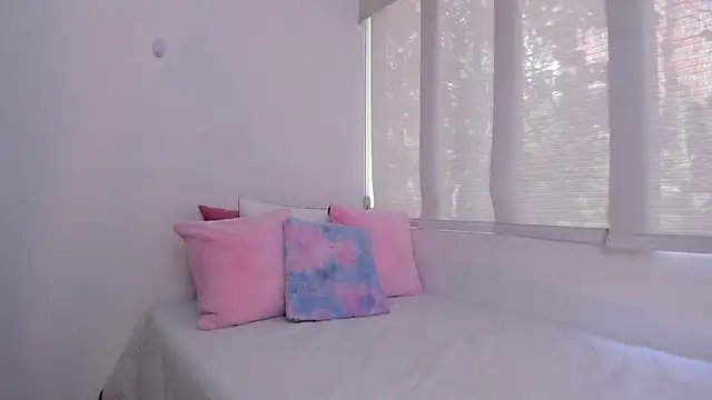 Snapshot of Brisa_blue chatting on January 2025 04:18:02 PM Brisa blue online show from January 2025 04:18:02 PM