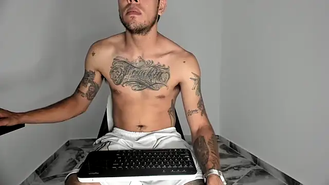 Snapshot of mikee_scooth chatting on November 2025 04:40:01 PM mikee scooth online show from November 2025 04:40:01 PM