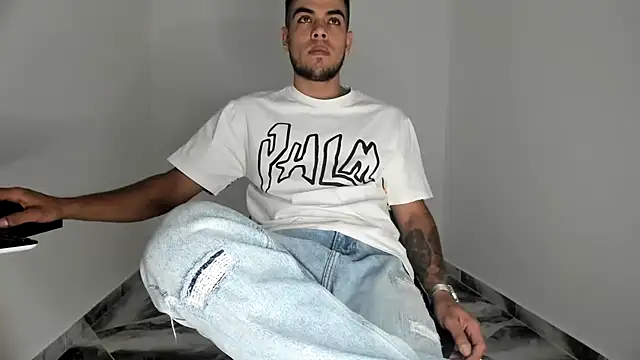 Snapshot of mikee_scooth chatting on November 2025 04:33:01 PM mikee scooth online show from November 2025 04:33:01 PM