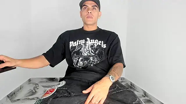 Snapshot of mikee_scooth chatting on November 2025 01:41:02 AM mikee scooth online show from November 2025 01:41:02 AM