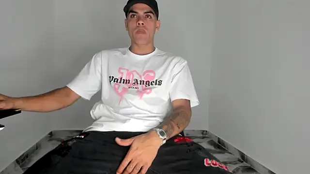 Snapshot of mikee_scooth chatting on December 2025 04:09:01 AM mikee scooth online show from December 2025 04:09:01 AM