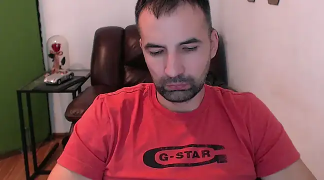 Snapshot of Leo_1617 chatting on December 2024 03:32:01 PM Leo 1617 online show from December 2024 03:32:01 PM