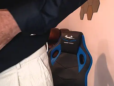 Snapshot of Leo_1617 chatting on October 2025 05:33:01 PM Leo 1617 online show from October 2025 05:33:01 PM