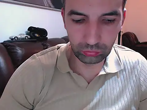 Snapshot of Leo_1617 chatting on November 2025 09:58:01 PM Leo 1617 online show from November 2025 09:58:01 PM