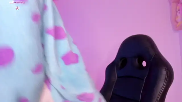 Karito-28 online show from December 2024 04:04:01 PM