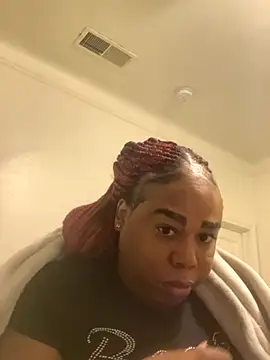 Snapshot of sexxycandyred chatting on September 2025 02:59:02 AM sexxycandyred online show from September 2025 02:59:02 AM