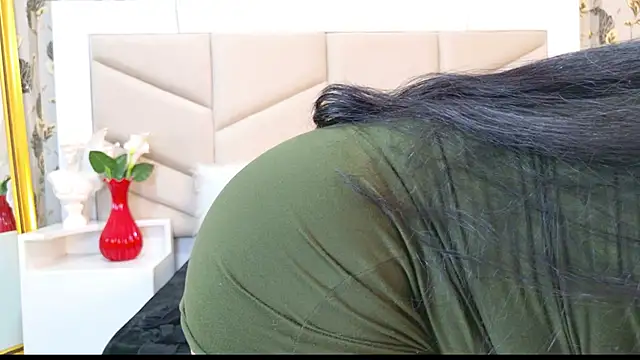 AlizonMoreti online show from October 2025 02:12:01 PM