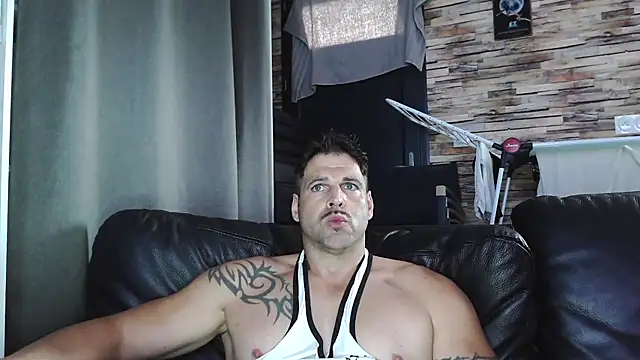 Snapshot of XxBigboybandxX chatting on November 2025 01:02:01 PM XxBigboybandxX online show from November 2025 01:02:01 PM