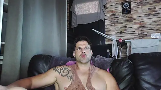 Snapshot of XxBigboybandxX chatting on November 2025 02:39:01 PM XxBigboybandxX online show from November 2025 02:39:01 PM